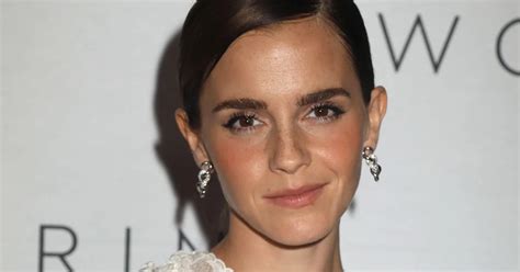 Emma Watson freizügig wie nie im Mini